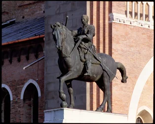 Jezdecký portrét Gattamelaty, 1453 (bronz) (viz 139006 a 139007)